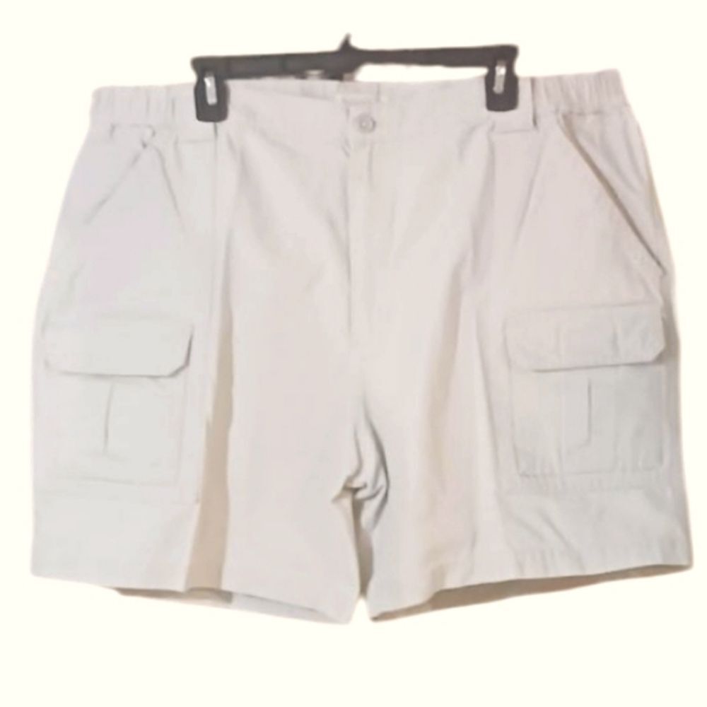 Men's Beige Cool Summer Shorts 4 pockets Zipper & Button Closure Size 44